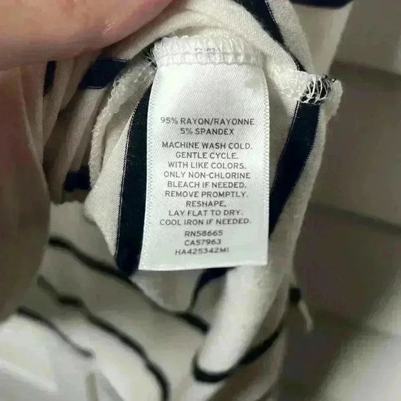 Halogen Scoop Neck Striped Tee Size Small Black & White - Picture 5 of 6